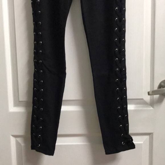 2/$40 🌺 Laced Up Pants - Size Small - Picture 4 of 6